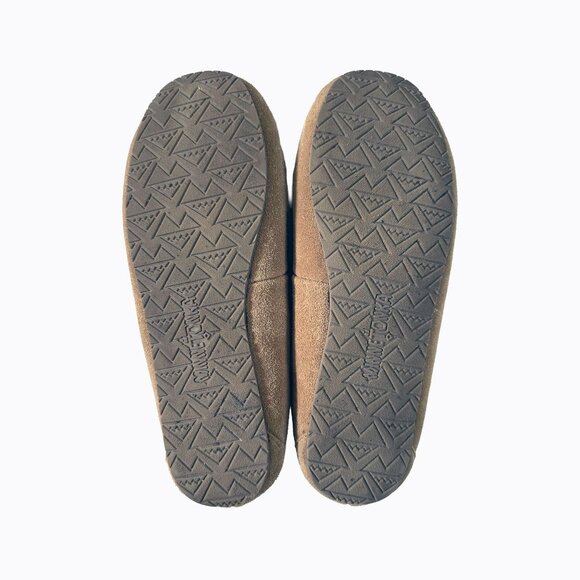 Minnetonka Tan Suede Moccasin Slipper 10 Women Fur Lined Rubber Sole Cozy Lounge - Picture 6 of 9